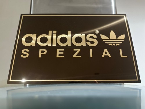 Grande insegna negozio - , adidas